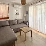 Four-bedroom With Sea View 01 Сasa de vacaciones Maslenica