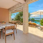 Four-bedroom With Sea View 01