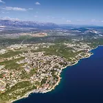 Four-bedroom With Sea View 01 * Maslenica