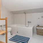 Four-bedroom With Sea View 01 Сasa de vacaciones Maslenica