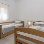 Сasa de vacaciones Four-bedroom With Sea View 01 *