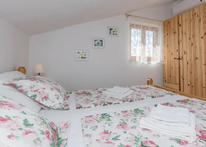 Four-bedroom With Sea View 01
