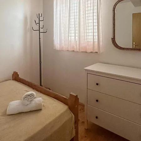 Prázdninový dům Four-bedroom With Sea View 01 *