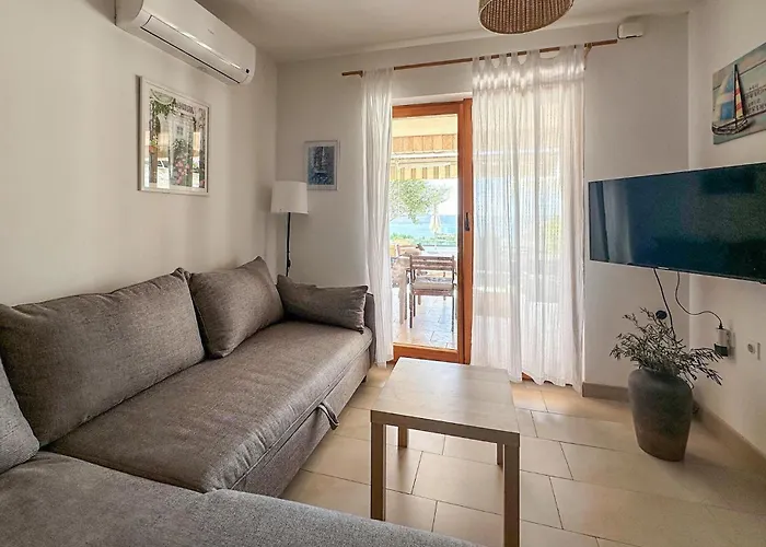 Four-bedroom With Sea View 01 Dom wakacyjny