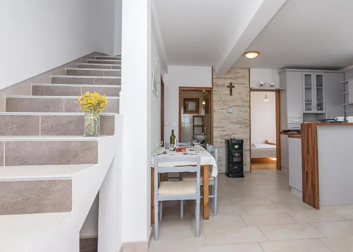 Dom wakacyjny Four-bedroom With Sea View 01